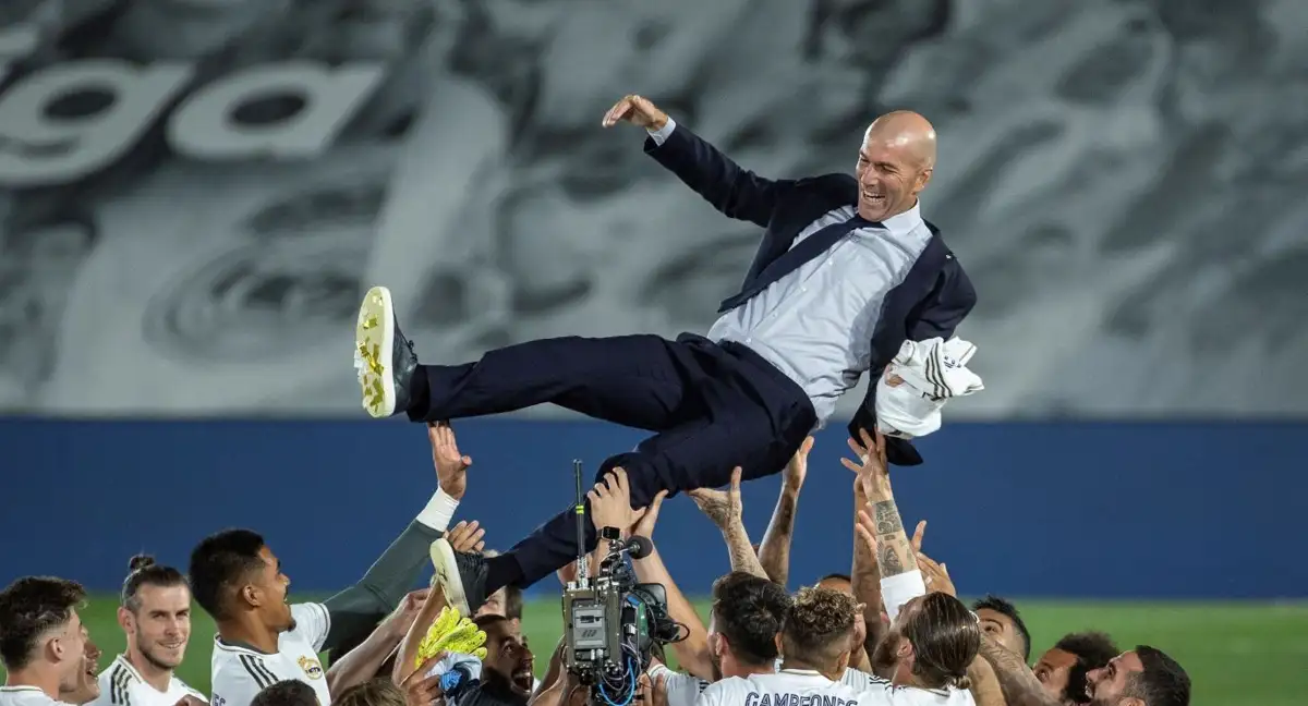 Zinedine Zidane en una homenaje como entrenador del Real Madrid